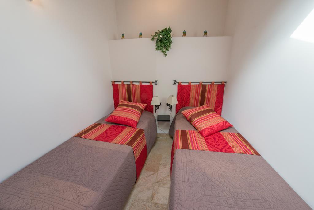 Hotel La Treille et L'Impasse à Ansouis Chambre photo